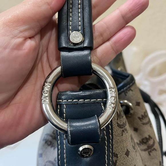 MCM DRAWSTRING HOBO - Picture 5 of 16